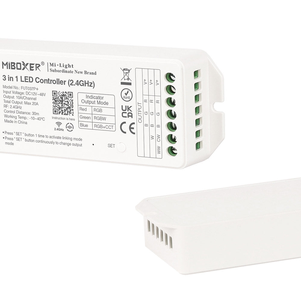 Controlador 3 en 1, controla tiras RGB / RGBW o RGB+CCT con el mismo controlador. Hasta 4 zonas diferentes de tiras led con una potencia de 20A (10A por canal). Con auto-transmisión entre los demás controladores con lo que se consiguen distancias sin límites y compatible con una amplia gama de mandos a distancia RF de mano, pared, APP, Wifi, Amazon Alexa y Google Assistant. Compatible con transmisor DMX. Con salida DC12-48V, 20A.