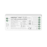 Kit que incluye controlador 3 en 1(RGB + RGBW + RGBCCT)  y mando a distancia táctil RF. Incorpora múltiples funciones de sincronización con otros controladores y con una potencia de hasta 15A. Un nuevo concepto de controladores profesionales para el control de cualquier tipo de tiras o luminarias led RGB + RGBW + RGBCCT.