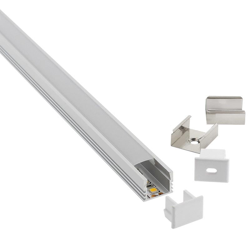 Kit que incluye perfil de aluminio, cubierta opal, clips de sujección y tapas laterales. Para proteger y ocultar las tiras led, lo que permite realizar instalaciones profesionales, limpias y con estilo.