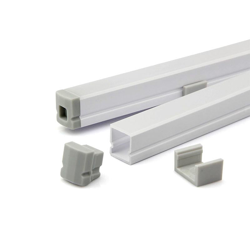 Kit que incluye perfil de plástico y tapas laterales. Para proteger y ocultar las tiras led, lo que permite realizar instalaciones profesionales, limpias y con estilo. Con protección IP68.