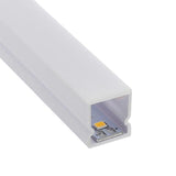 Kit que incluye perfil de plástico y tapas laterales. Para proteger y ocultar las tiras led, lo que permite realizar instalaciones profesionales, limpias y con estilo. Con protección IP68.