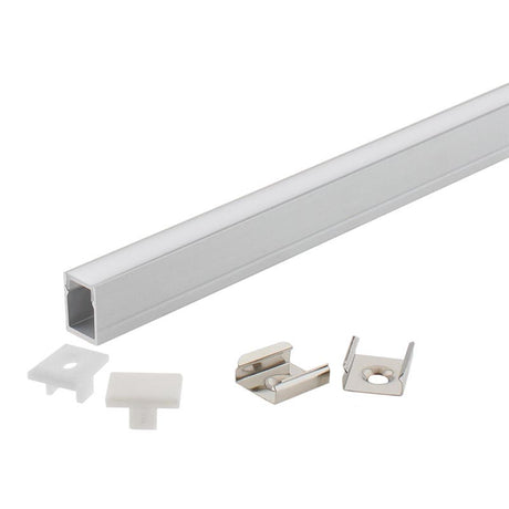 Kit que incluye perfil de aluminio, cubierta opal, clips de sujección y tapas laterales. Para proteger y ocultar las tiras led, lo que permite realizar instalaciones profesionales, limpias y con estilo.