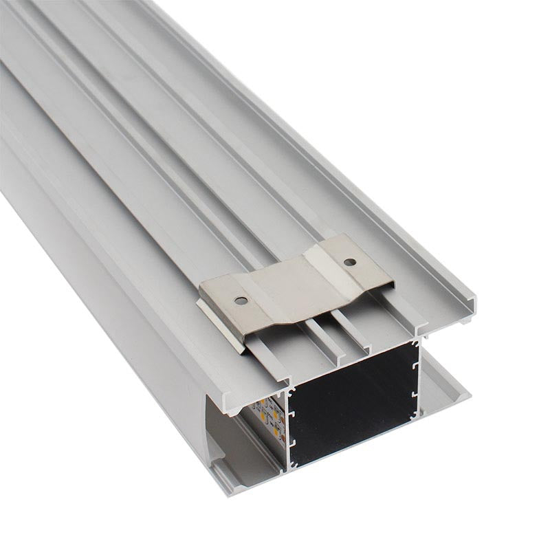 Clip montaje tira led para sujetar los perfiles led a cualquier superficie. 1 unidad