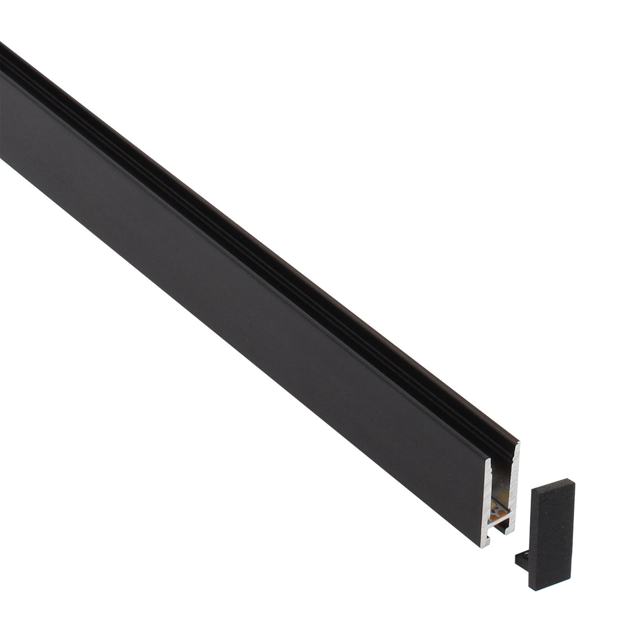 Perfil de aluminio lacado en color negro mate de 1 metro de longitud para instalaciones profesionales. Con el nuevo perfil PHANTER se consiguen impresionantes composiciones en iluminación suspendida que realzan cualquier espacio.