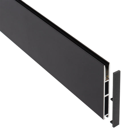 Perfil de aluminio lacado en color negro mate de 2 metros de longitud para instalaciones profesionales. Con el nuevo perfil PHANTER se consiguen impresionantes composiciones en iluminación suspendida que realzan cualquier espacio.