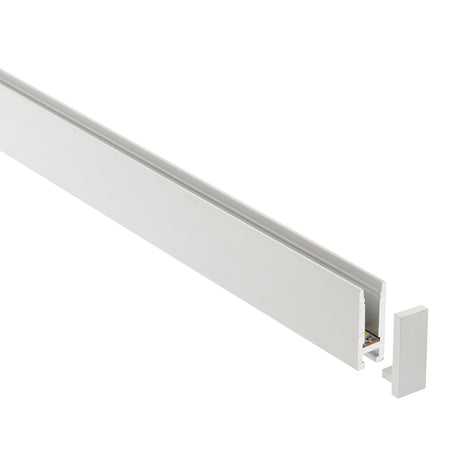 Perfil de aluminio lacado en color blanco mate de 2 metros de longitud para instalaciones profesionales. Con el nuevo perfil PHANTER se consiguen impresionantes composiciones en iluminación suspendida que realzan cualquier espacio.