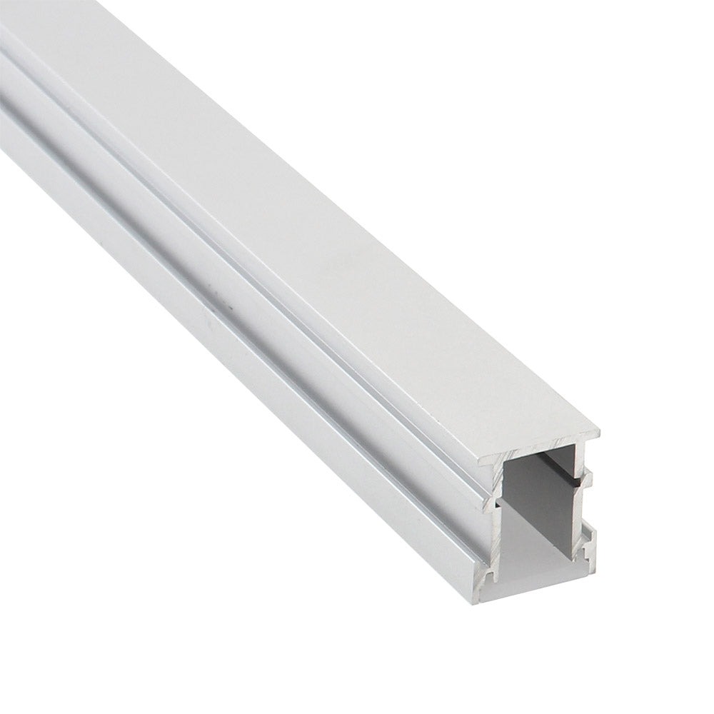 Kit que incluye perfil de aluminio, cubierta opal y tapas laterales. Para proteger y ocultar las tiras led, lo que permite realizar instalaciones profesionales, limpias y con estilo. Indicado para instalación empotrada en suelo.