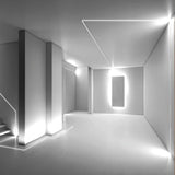 Kit que incluye perfil de aluminio, cubierta y tapas laterales. Para proteger y ocultar las tiras led, lo que permite realizar instalaciones profesionales, limpias y con estilo.