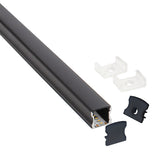 Kit que incluye perfil de aluminio de color negro, cubierta negra y tapas laterales. Para proteger y ocultar las tiras led, lo que permite realizar instalaciones profesionales, limpias y con estilo.