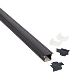 Kit que incluye perfil de aluminio de color negro, cubierta negra y tapas laterales. Para proteger y ocultar las tiras led, lo que permite realizar instalaciones profesionales, limpias y con estilo.