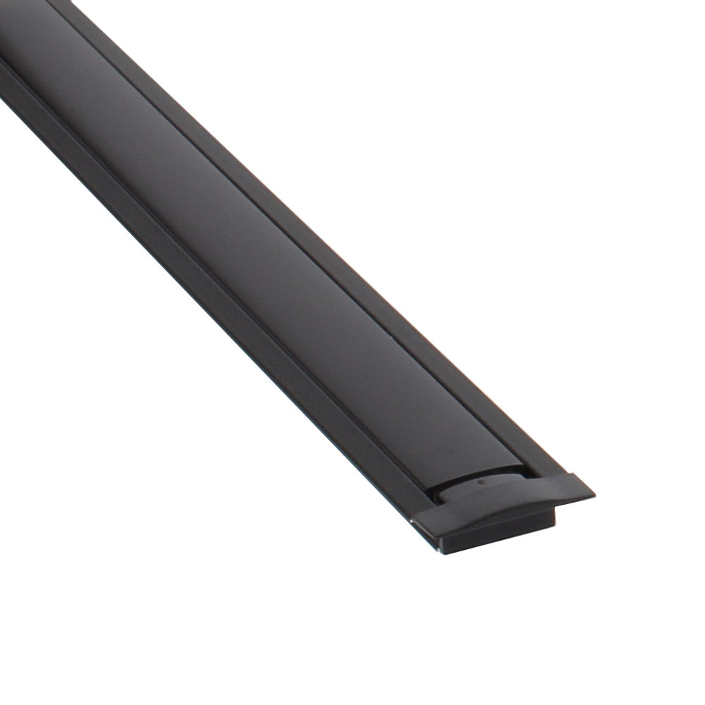 Kit que incluye perfil de aluminio de color negro, cubierta negra y tapas laterales. Para proteger y ocultar las tiras led, lo que permite realizar instalaciones profesionales, limpias y con estilo.