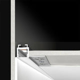 Perfil fabricado en aluminio de alta calidad ideal para iluminación de cualquier ambiente (baños, cocinas, pasillos, salones, etc) Se instala en obra entre el pladur, yeso, azulejos, etc. Dispone de aletas troqueladas que facilita la inserción del cemento u otro material para asegurar así un agarre perfecto a la pared.