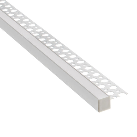 Perfil fabricado en aluminio de alta calidad ideal para iluminación de cualquier ambiente (baños, cocinas, pasillos, salones, etc) Se instala en obra entre el pladur, yeso, azulejos, etc. Dispone de aletas troqueladas que facilita la inserción del cemento u otro material para asegurar así un agarre perfecto a la pared.