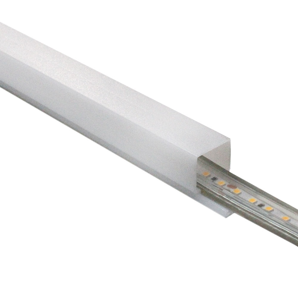 Perfil de policarbonato para proteger las tiras led, lo que permite realizar instalaciones profesionales, limpias y con estilo. Para tiras DC y AC, Incluye base y cubierta para una fácil instalación.