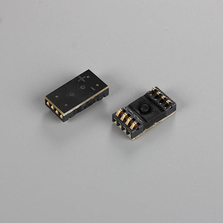 Conector interior para Barra led CONNECT. Permite una conexión fácil y segura para unir dos barras led y ampliar el lineal hasta 20 metros de longitud de forma sencilla. 1 unidad.