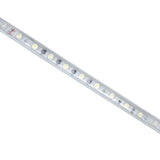 Bañador de pared en tira led flexible de silicona IP67 con 32 led por metro. Cada led dispone de lente óptica de 30º para proyectar la luz a gran distancia. Por su flexibilidad y alta luminosidad es ideal para crear cortinas de luz y cajas de luz de gran efectividad tanto en interiores como en exteriores.