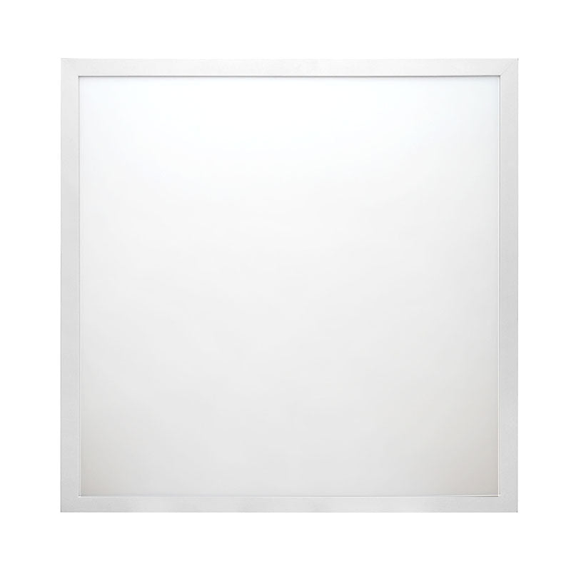 Panel LED de alta luminosidad de máxima calidad con driver led DALI regulable. Iluminación backlight que asegura que el panel led no amarillee con el tiempo de uso. ideal para las instalaciones más exigentes. Marco en color blanco para una mejor integración en la decoración. UGR<19 para un mayor confort visual. Su bajo índice de deslumbramiento incide en un aumento en la concentración, mayor rendimiento laboral y en la capacidad de estudio. Certificación ENEC 05