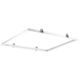 Marco para empotrar de 60x60 en color blanco, fabricado en aluminio. Está diseñado para ofrecer la posibilidad de instalar paneles LED 60x60cm en lugares en los que el techo no es desmontable. Gracias a su nuevo diseño, este marco es idóneo para cualquier Panel Led de 60x60 de nuestro catálogo. 