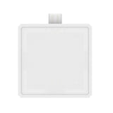 El conector led integrado cuadrado con chip OSRAM ha sido diseñado específicamente para su uso en las regletas lineales LINELUX. Gracias a su forma cuadrada, es posible enlazar hasta cuatro regletas de forma continua. 