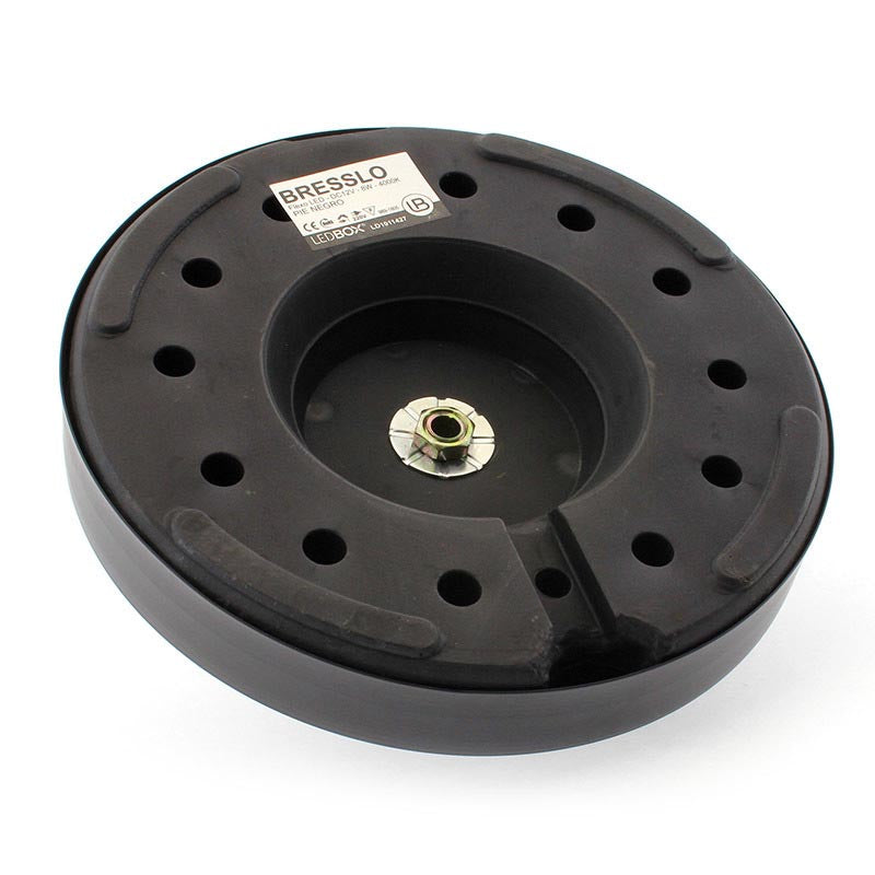 Base de pie para luminaria de pie lacada en color silver y diámetro de Ø225mm. Su elevado peso da estabilidad a la lámpara. Incorpora tornillo hueco y herrajes para facilitar la instalación y el paso de cables.