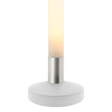 La lámpara de pié Baround es una columna de luz con en base de acero lacado color blanco y cubierta circular opal con una potente luminosidad regulable con el mando a distancia incluido. Luminaria exclusiva para crear ambientes únicos en cualquier lugar. Incluye mando a distancia RF para apagar/encender, controlar la intensidad y efectos de la luz.