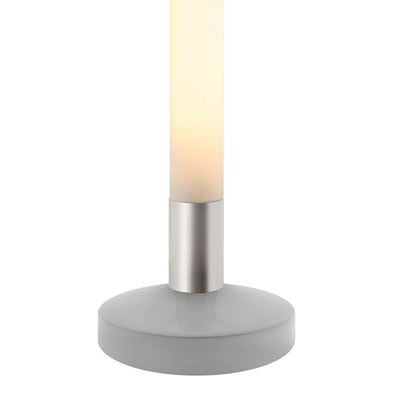 Columna de luz con en base de acero y cubierta circular opal con una potente luminosidad regulable con el mando a distancia incluido. Luminaria exclusiva para crear ambientes únicos en cualquier lugar. Incluye mando a distancia RF para apagar/encender, controlar el color de luz (desde blanco cálido-neutro-frío), la intensidad y efectos de la luz.