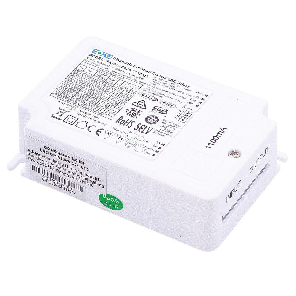 Driver multicorriente DALI dimable 42w. Regulación con protocolo DALI . Salida de corriente constante, para luminarias LED de 3-42V e intensidad entre 600ma y 1100ma. El driver incorpora filtro EMC, no produce parpadeo (NO FLICKER) y regula de forma fluida y constante la iluminación sin saltos y sin ruido.