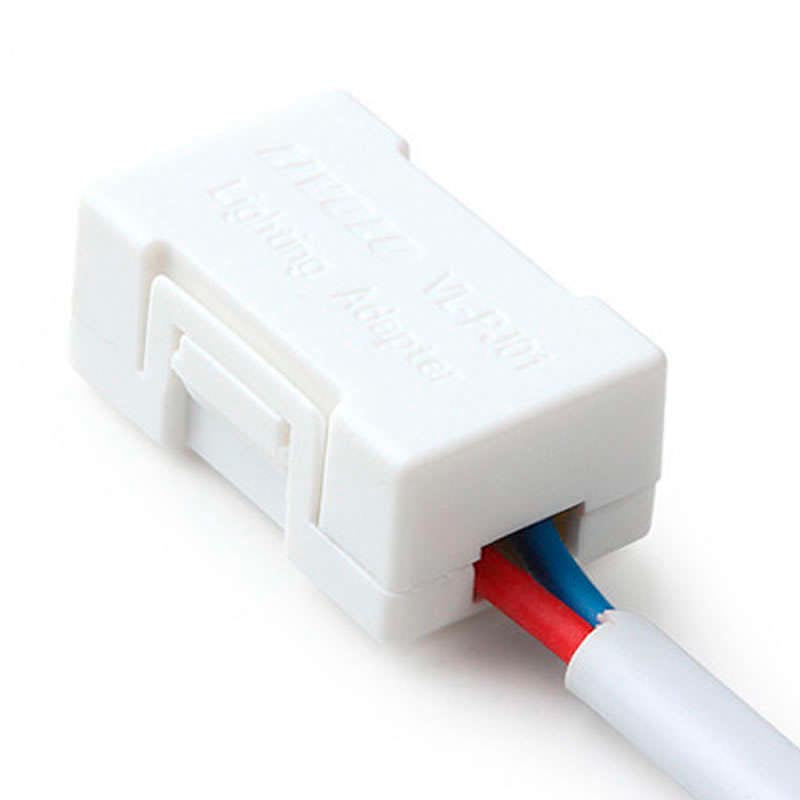 El Filtro LED Flash Save antiparpadeo es la solución ideal para el 99% de casos de parpadeo en las instalaciones de bombillas LED. El dispositivo Flash Save soluciona los problemas ocasionados con las pequeñas cargas de tensión que encuentran su salida en las luminarias LED que parpadean al necesitar muy poca energía para funcionar.