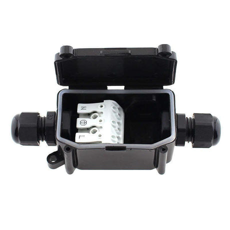 Caja IP65 para conexiones estancas, incluye conector con clips para tres hilos.
