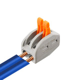 Conector rápido ideal para la conexión rápida de cables de sección desde 0.08 hasta 2,5 mm2. Terminal de conexión para cables de dos hilos.