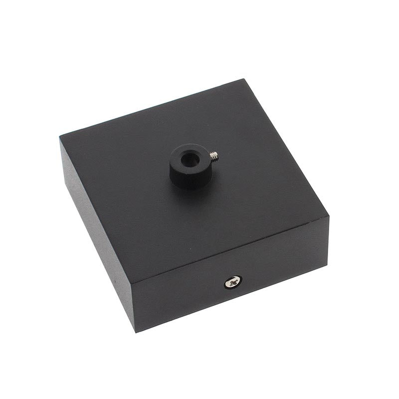 Florón cuadrado lacado color negro mate, 80x80x30mm. Facilita la instalación y oculta los cables de conexión de las lámparas suspendidas.