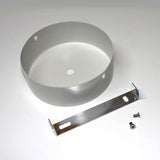 Kit de suspensión que incluye: dos florones redondos de calor silver Ø100x40mm, dos cables de acero con accesorios de sujección al perfil suspendido y tornillos de sujección a techo.