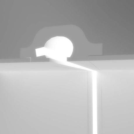 Moldura fabricada en poliestireno extruido diseñada para instalación de iluminación lineal led. La combinación entre los perfiles de aluminio, molduras de poliestireno y tiras led, ofrecen un acabado distinguido a tus proyectos más exigentes.