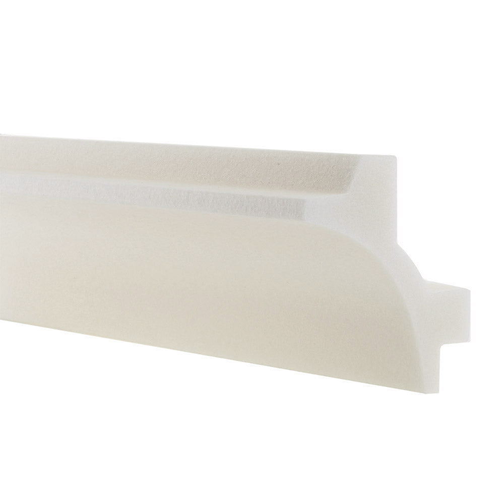 Moldura fabricada en poliestireno extruido diseñada para instalación de iluminación lineal led. La combinación entre los perfiles de aluminio, molduras de poliestireno y tiras led, ofrecen un acabado distinguido a tus proyectos más exigentes.