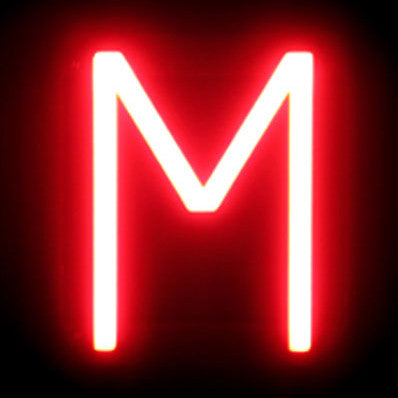 Letra LED Neon "M"  Ancho 123mm Alto 161mm Fondo 38mm