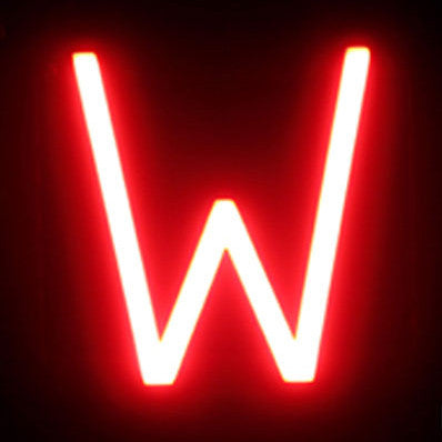 Letra LED Neon "W"  Ancho 146mm Alto 161mm Fondo 38mm