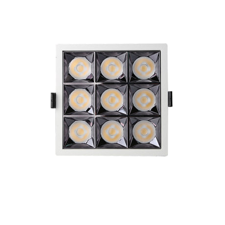 Foco empotrable LED con chip OSRAM SMD5050  de alta potencia y con 40W de potencia. Dispone de factor antideslumbramiento URG 17 y un ángulo de apertura de 24º. Con una iluminación más directa para centrar la luz en puntos específicos. Una iluminación de acentuación elegante y distintiva.