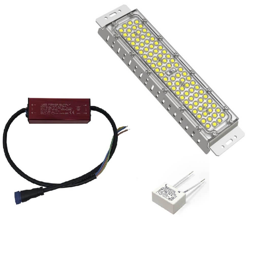 Farola LED villa 50w ideal para adornar cualquier espacio exterior, tiene un diseño elegante y clásico y un bonito acabado en color negro. Su  Modulo de LED tiene una potencia de 40W y está fabricado con un equipo de 84 diodos LEDs SMD 3030 2D, Multileds Lumileds.