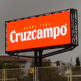 Pantalla LED para publicidad Exterior. 20 Módulos apilables RGB Full Color de 960mm x 960mm (18,43 m2). Las pantallas LED para publicidad son sistemas modulares altamente resistentes y fiables. La principal ventaja de su tecnología es su alto brillo DE 7.000 Nits, permitiendo una visualización óptima en cualquier condición de luminosidad. 