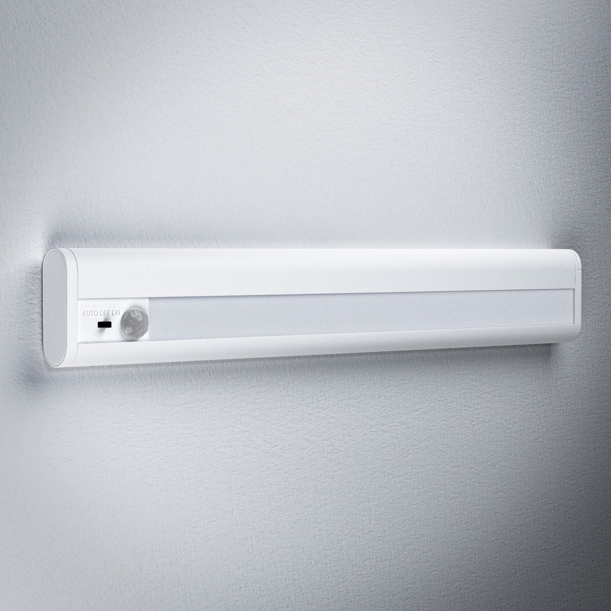 Luminaria Lineal LED Móvil LEDVANCE 2,9W 174Lm 4000K Sensor IP20